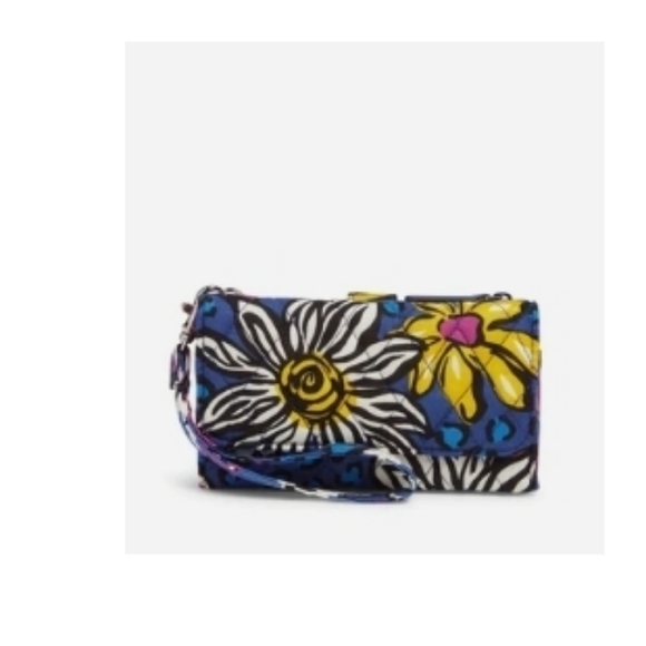 CHOICE of VERA BRADLEY iPhone Wristlets - Picture 5 of 11